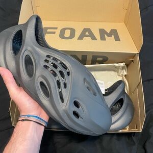 Yeezy foam runner onyx